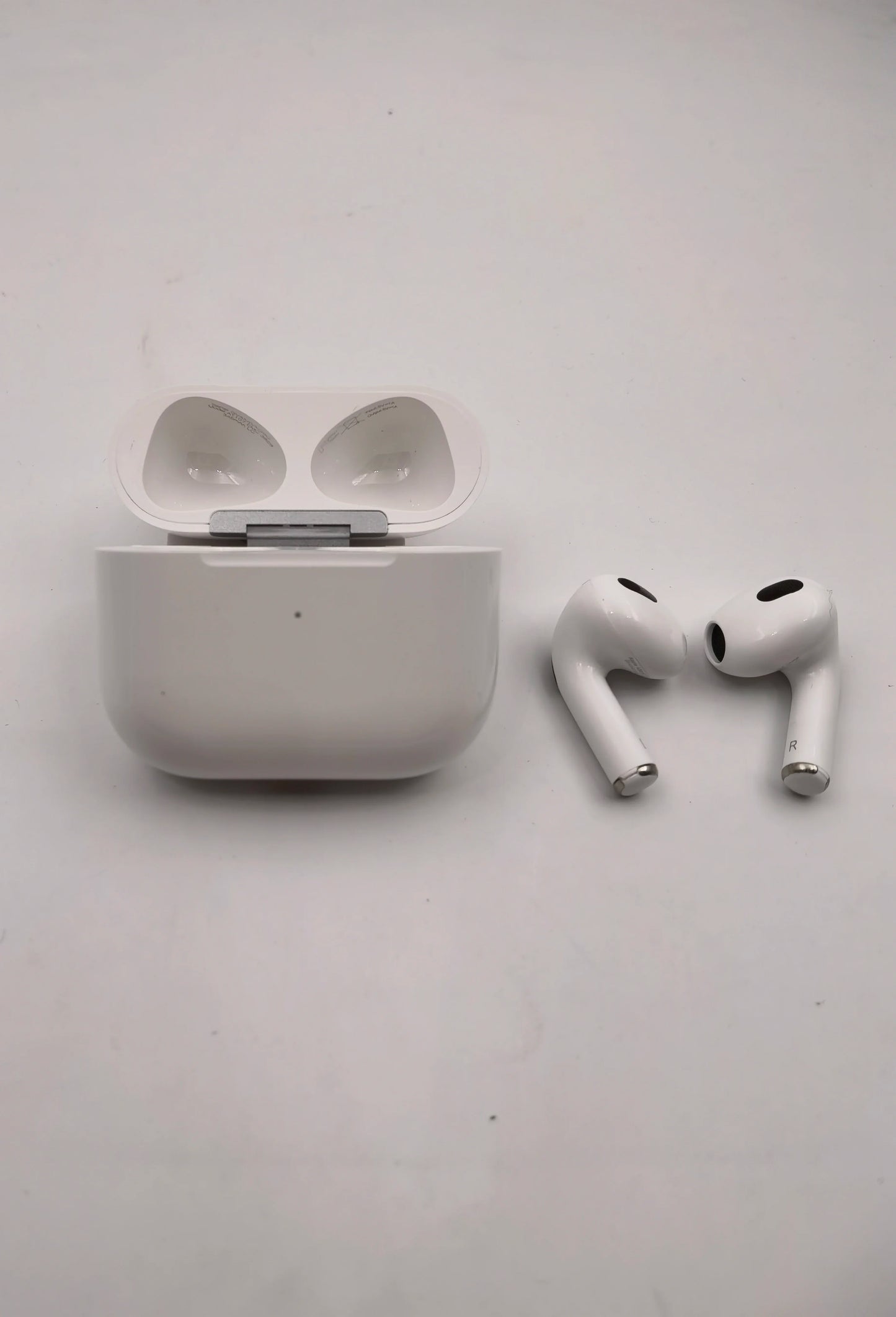 Apple AirPods Pro 2 Wireless Bluetooth Earbuds Active Noise Cancellation Transparency Spatial Audio USB-C MagSafe Charging Case