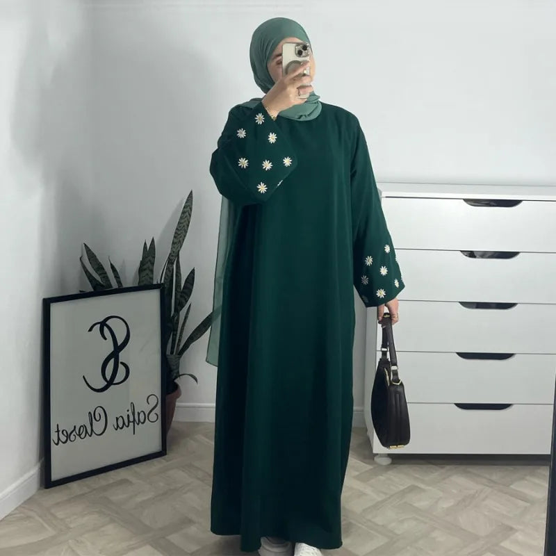 2024 Daisy Embroidery Muslim Modest Dress for Women Eid Saudi Arabia Dubai Abaya Luxury Islam Turkey Holiday Party Jalabiya Robe